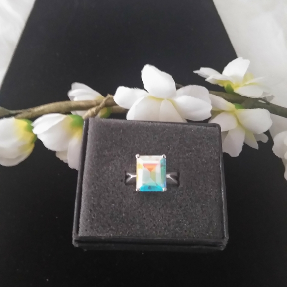 RARE IRIDESCENT WHITE SAPPHIRE TAVOLITE RING - Picture 8 of 10